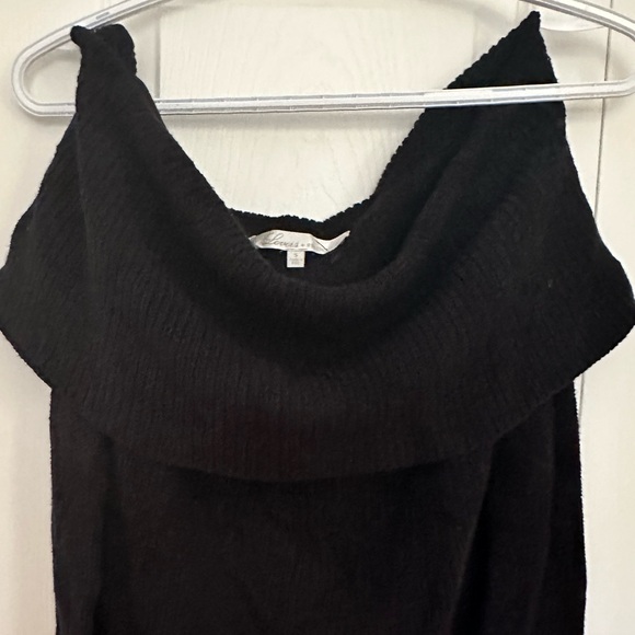 Lovers + Friends black off shoulder sweater - Picture 6 of 6